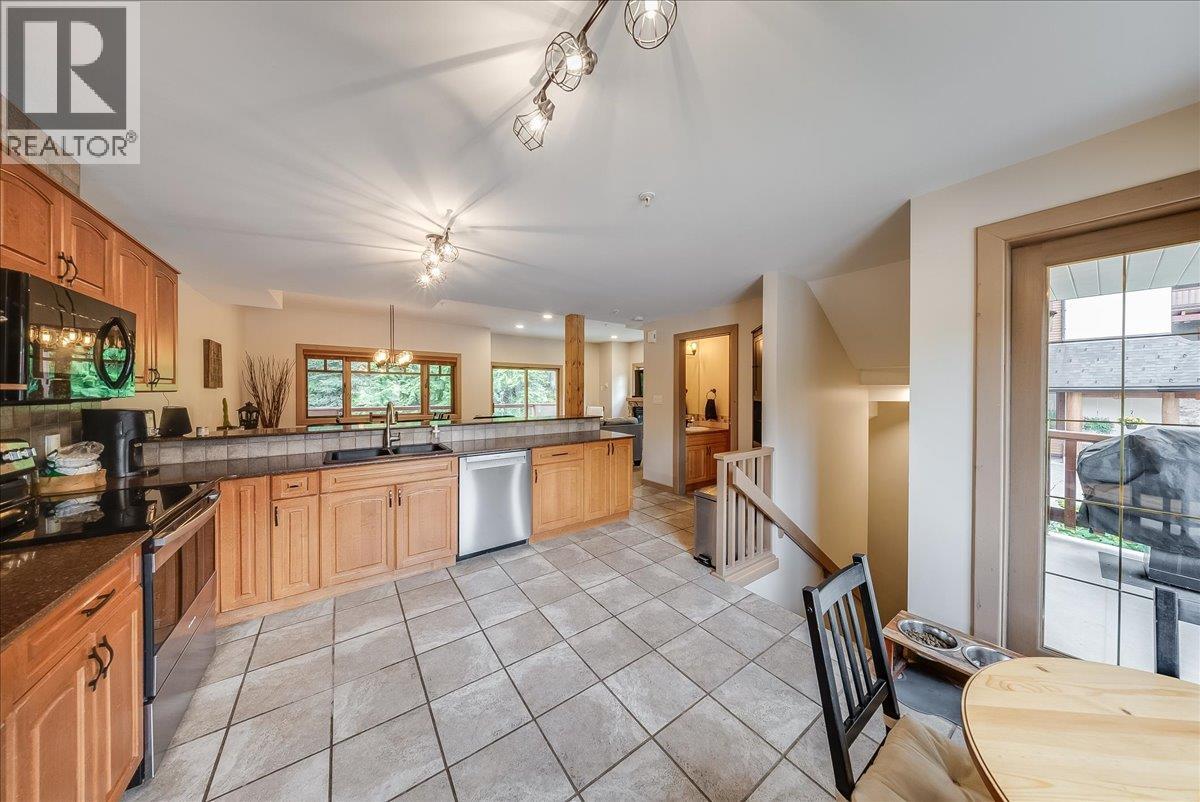 1003 Mountain View Road Unit# E, Rossland, British Columbia  V0G 1Y0 - Photo 3 - 10399205