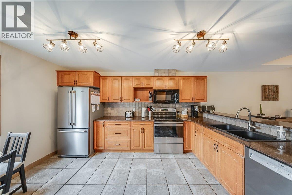 1003 Mountain View Road Unit# E, Rossland, British Columbia  V0G 1Y0 - Photo 7 - 10399205