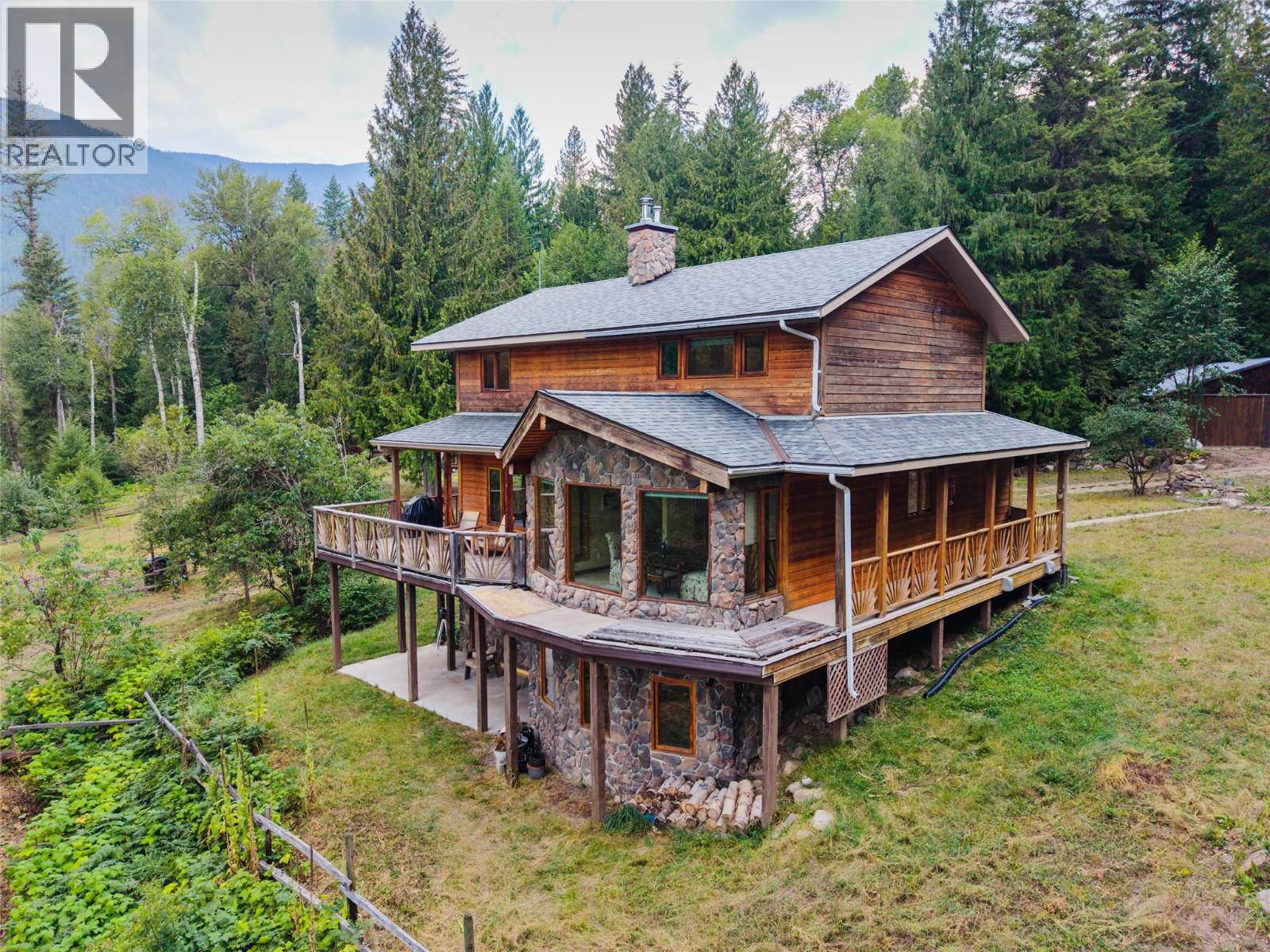 3360 Little Slocan South Road, Passmore, British Columbia  V0G 2J0 - Photo 1 - 10399015