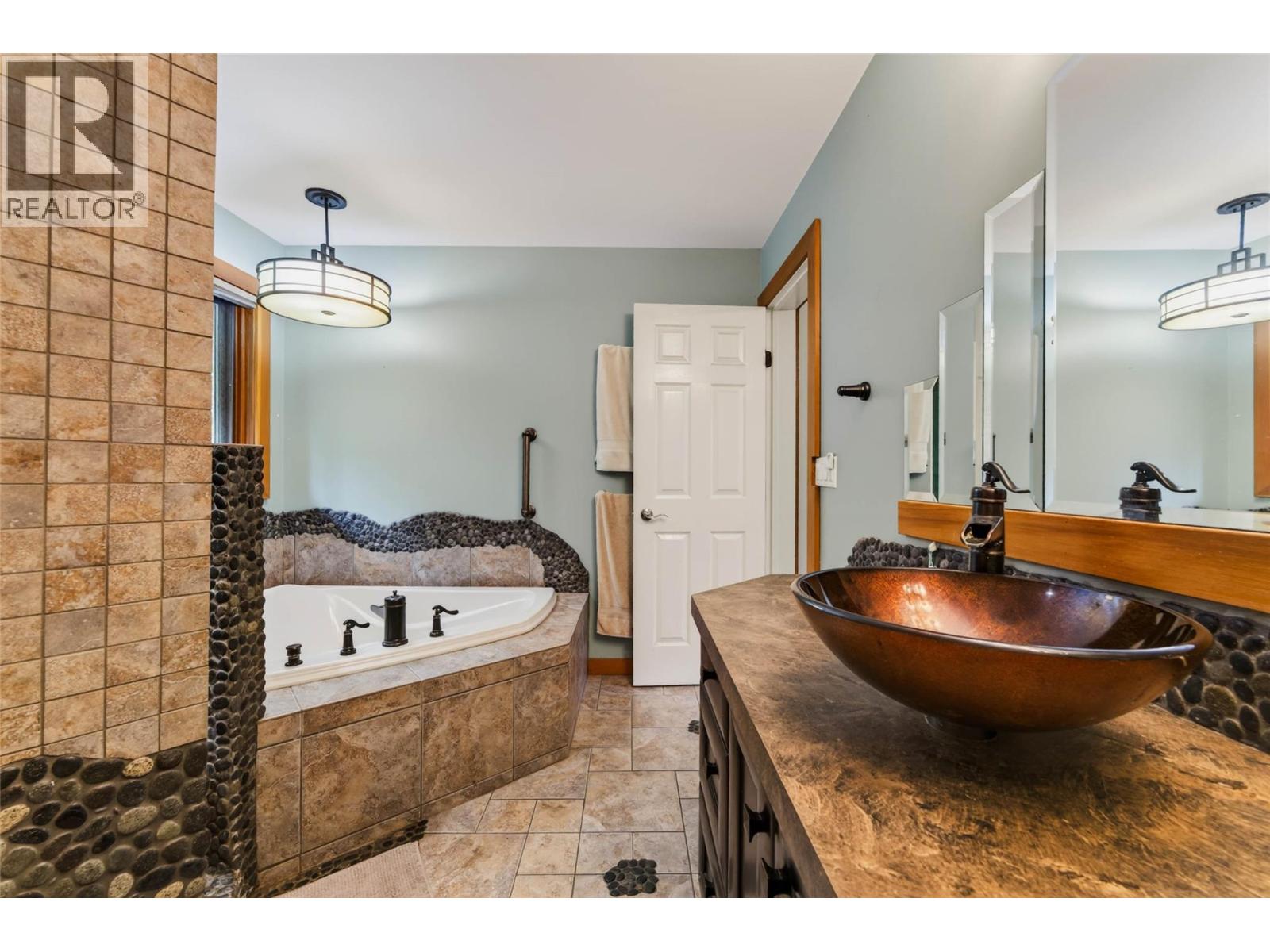 3360 Little Slocan South Road, Passmore, British Columbia  V0G 2J0 - Photo 24 - 10399015