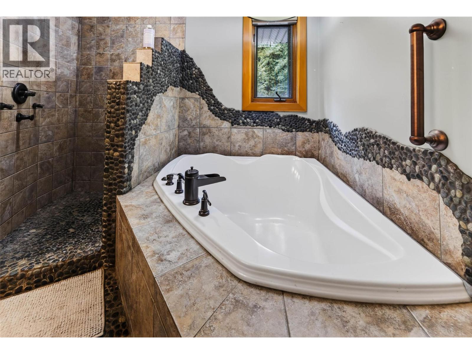 3360 Little Slocan South Road, Passmore, British Columbia  V0G 2J0 - Photo 25 - 10399015
