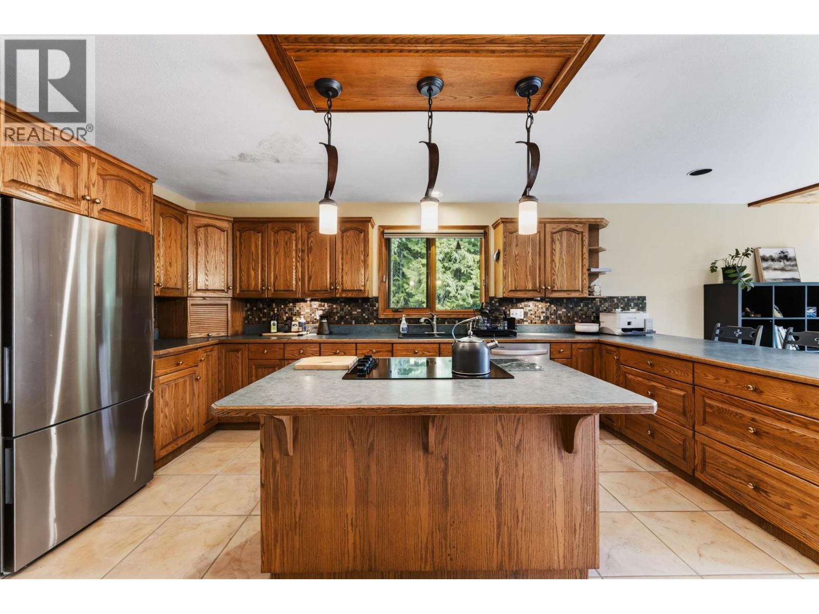 3360 Little Slocan South Road, Passmore, British Columbia  V0G 2J0 - Photo 9 - 10399015