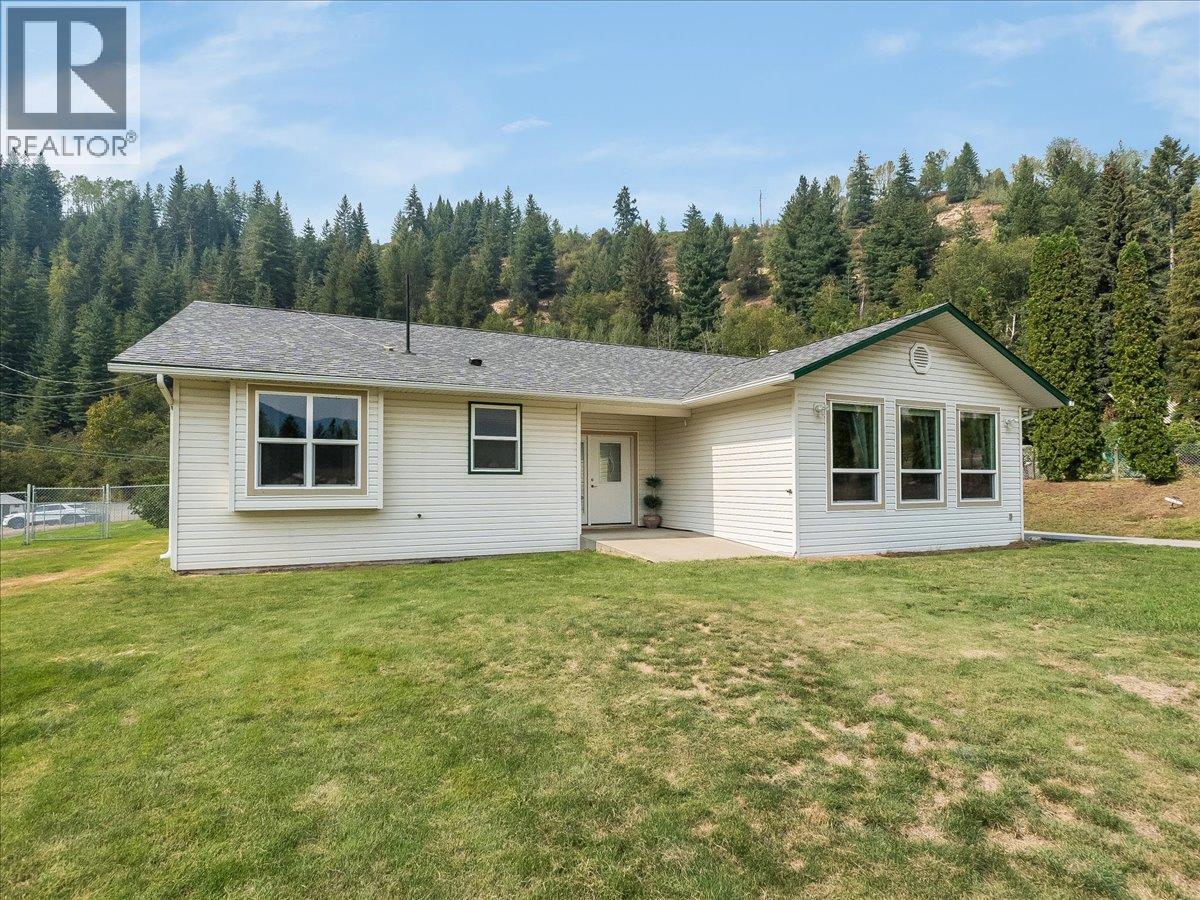 900 China Creek Road, Genelle, British Columbia  V0G 1G0 - Photo 1 - 10399241