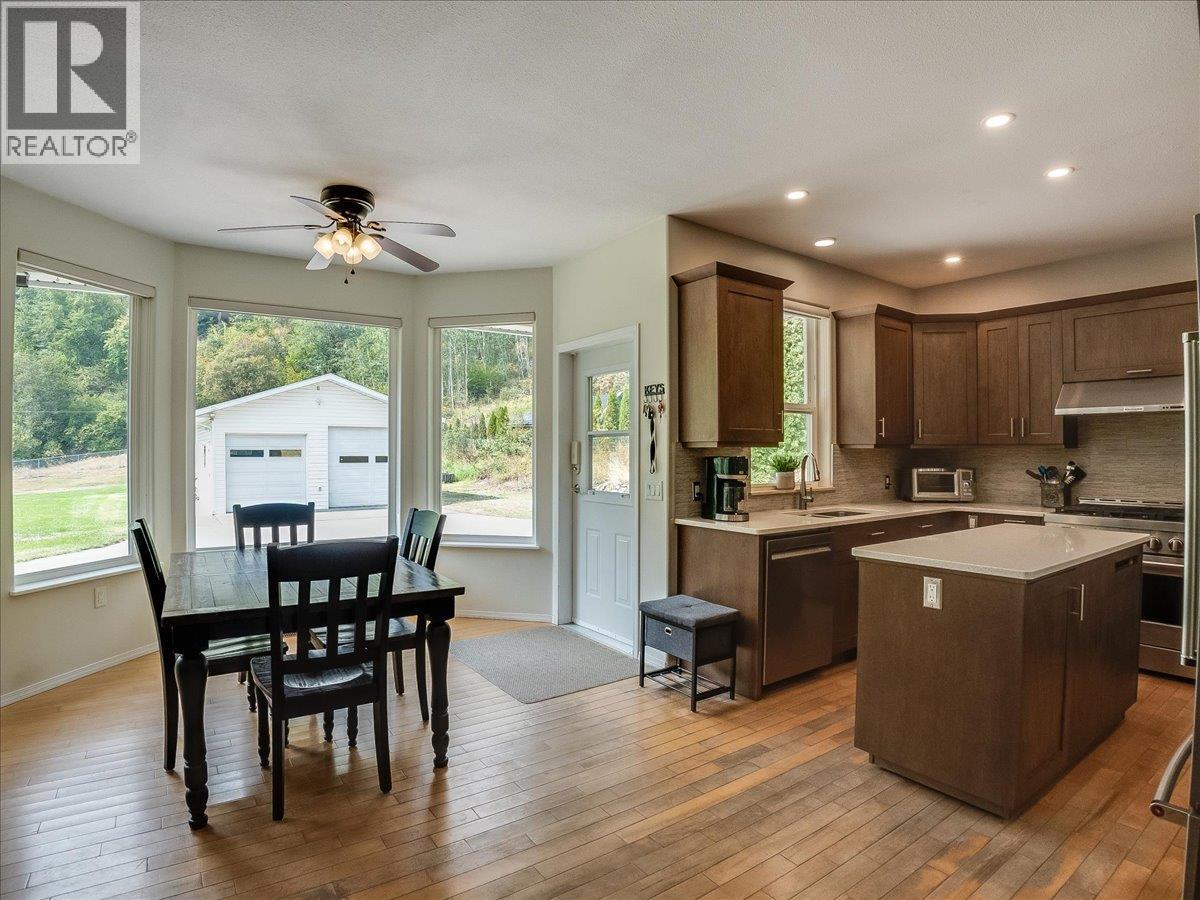 900 China Creek Road, Genelle, British Columbia  V0G 1G0 - Photo 10 - 10399241