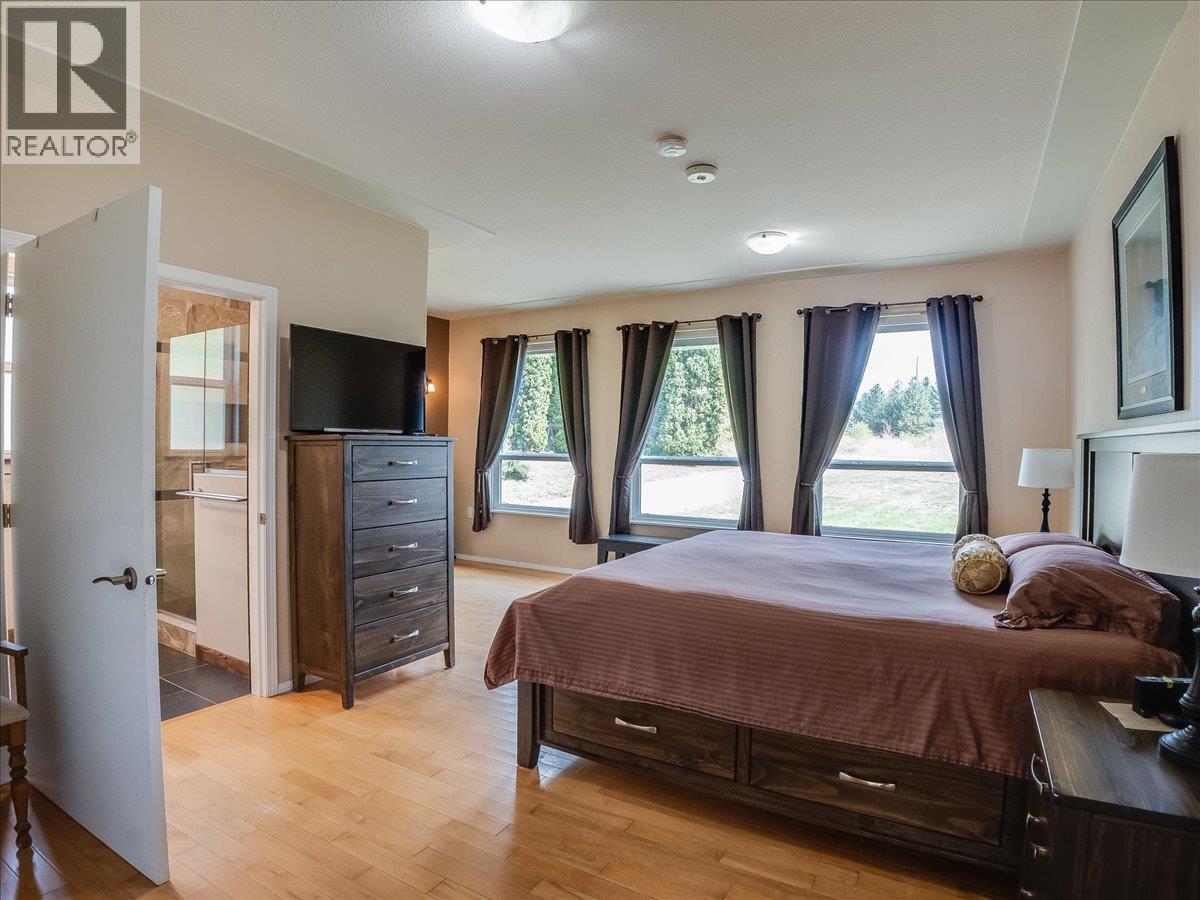 900 China Creek Road, Genelle, British Columbia  V0G 1G0 - Photo 17 - 10399241