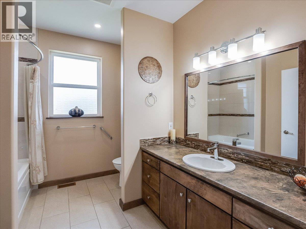900 China Creek Road, Genelle, British Columbia  V0G 1G0 - Photo 23 - 10399241