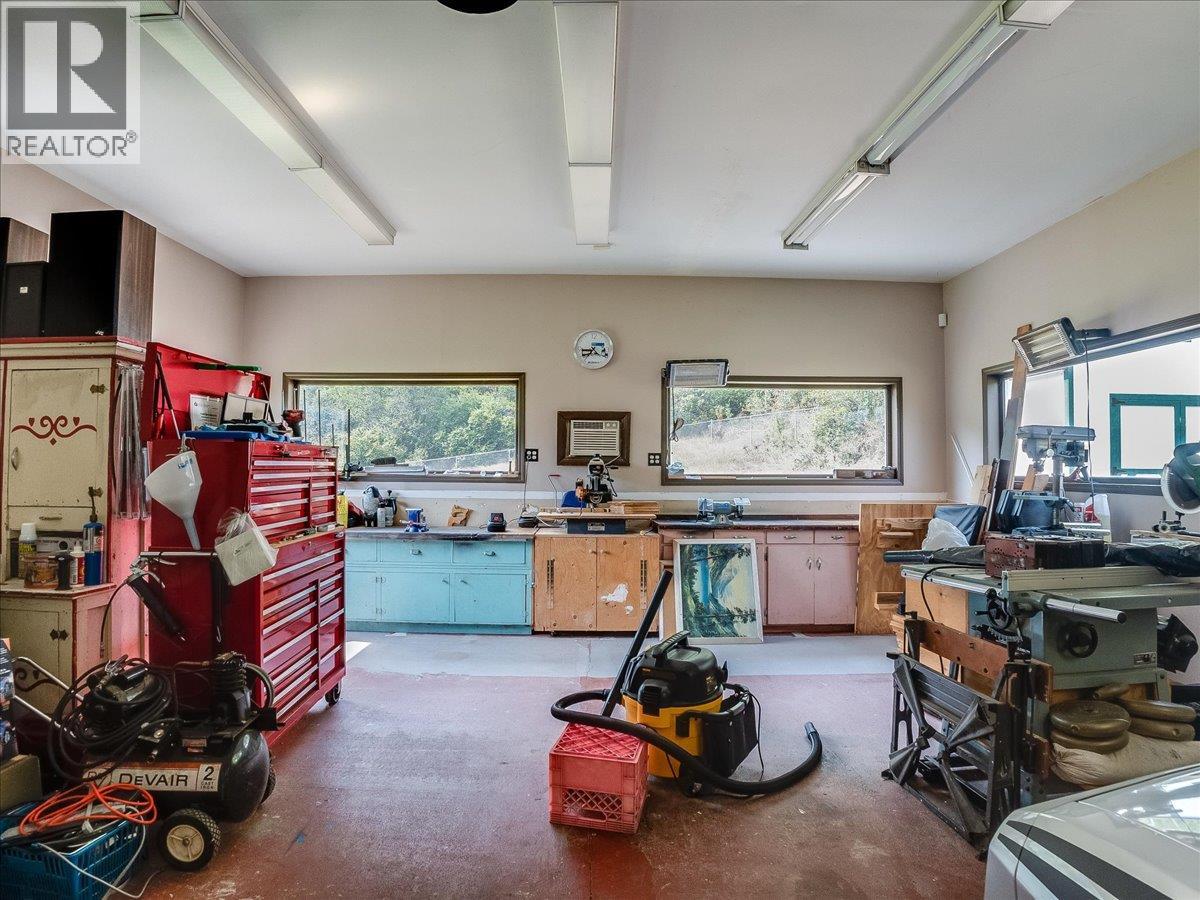 900 China Creek Road, Genelle, British Columbia  V0G 1G0 - Photo 38 - 10399241