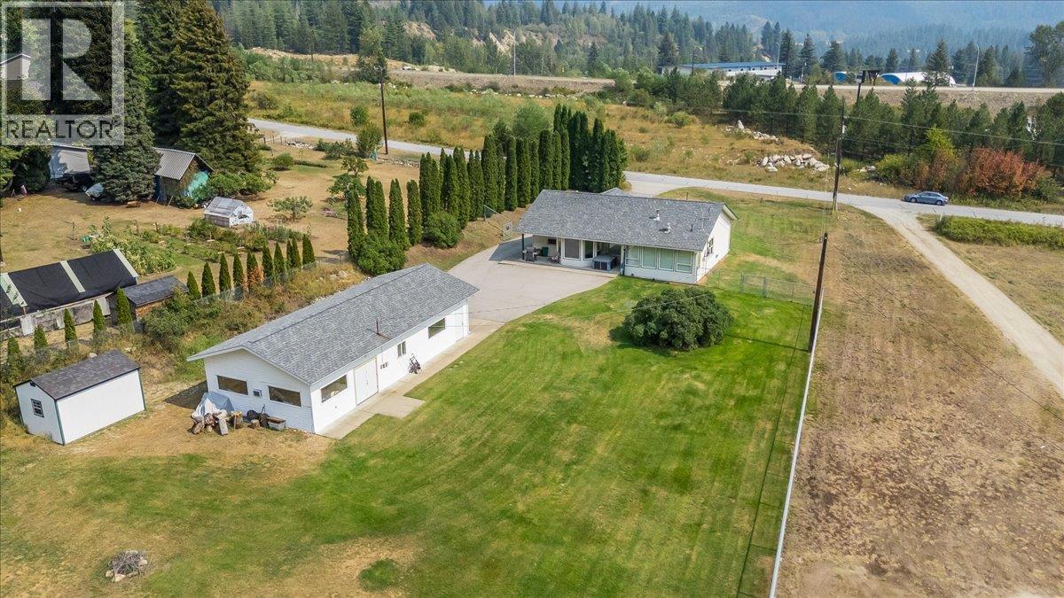 900 China Creek Road, Genelle, British Columbia  V0G 1G0 - Photo 4 - 10399241
