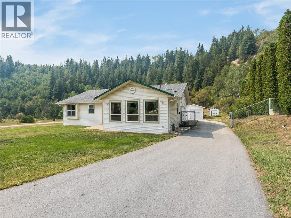 900 China Creek Road, Genelle, British Columbia  V0G 1G0 - Photo 53 - 10399241