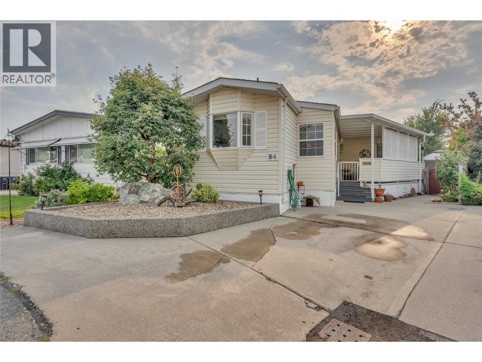 999 Burnaby Avenue Unit# 54, Penticton, British Columbia  V2A 1G7 - Photo 1 - 10399215