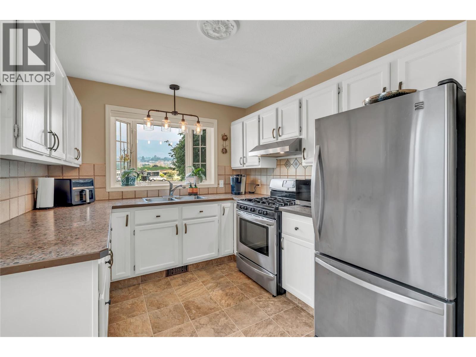 999 Burnaby Avenue Unit# 54, Penticton, British Columbia  V2A 1G7 - Photo 3 - 10399215