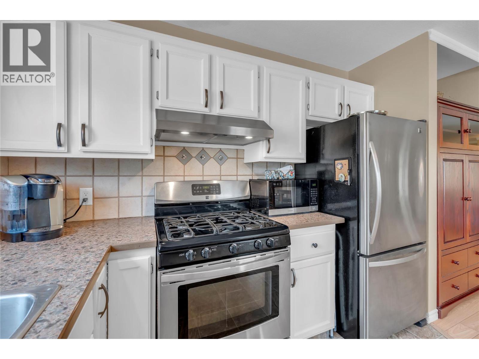 999 Burnaby Avenue Unit# 54, Penticton, British Columbia  V2A 1G7 - Photo 5 - 10399215