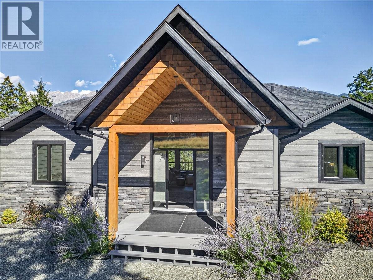 6021 Rose Terrace, Fairmont Hot Springs, British Columbia  V0B 1L2 - Photo 3 - 10398996