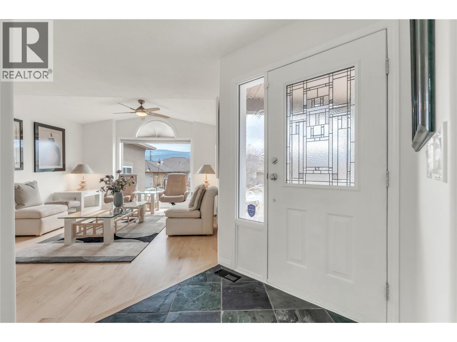 444 Ridge Place, Penticton, British Columbia  V2A 8N7 - Photo 3 - 10399283