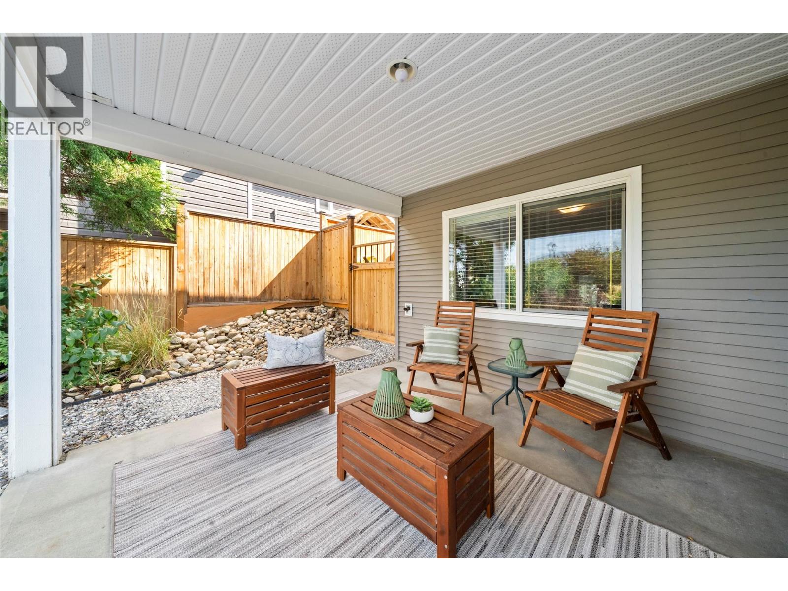 710 17 Street Se, Salmon Arm, British Columbia  V1E 1W2 - Photo 2 - 10397414