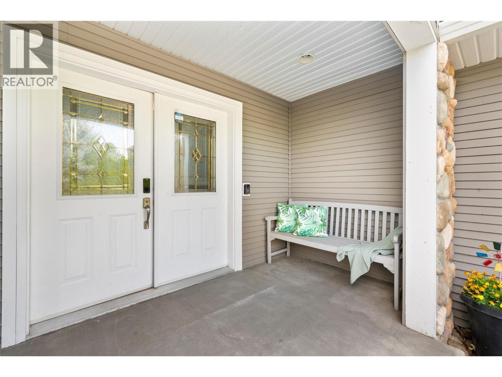710 17 Street Se, Salmon Arm, British Columbia  V1E 1W2 - Photo 3 - 10397414