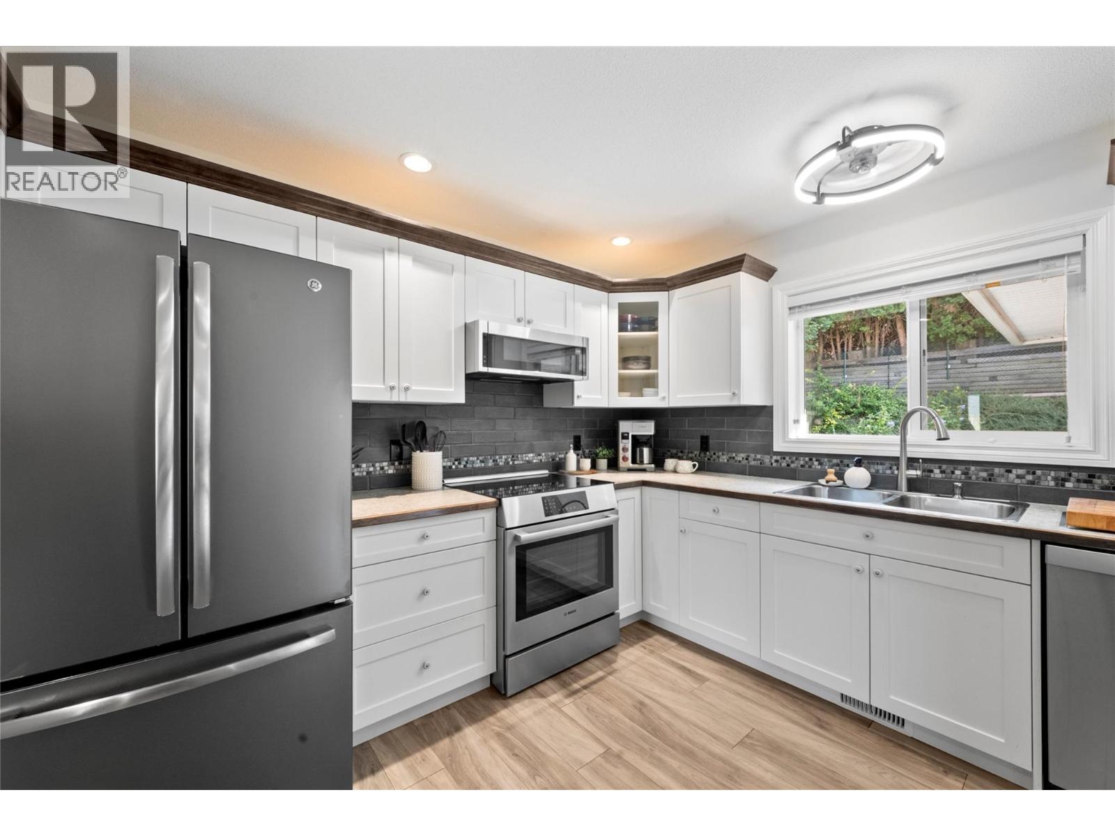 710 17 Street Se, Salmon Arm, British Columbia  V1E 1W2 - Photo 34 - 10397414