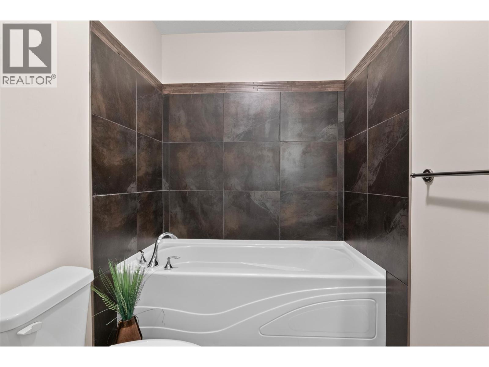 460 Azure Place Unit# 27, Kamloops, British Columbia  V2E 0A9 - Photo 22 - 10398992