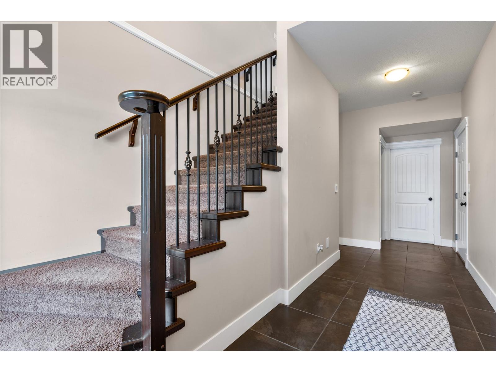 460 Azure Place Unit# 27, Kamloops, British Columbia  V2E 0A9 - Photo 4 - 10398992