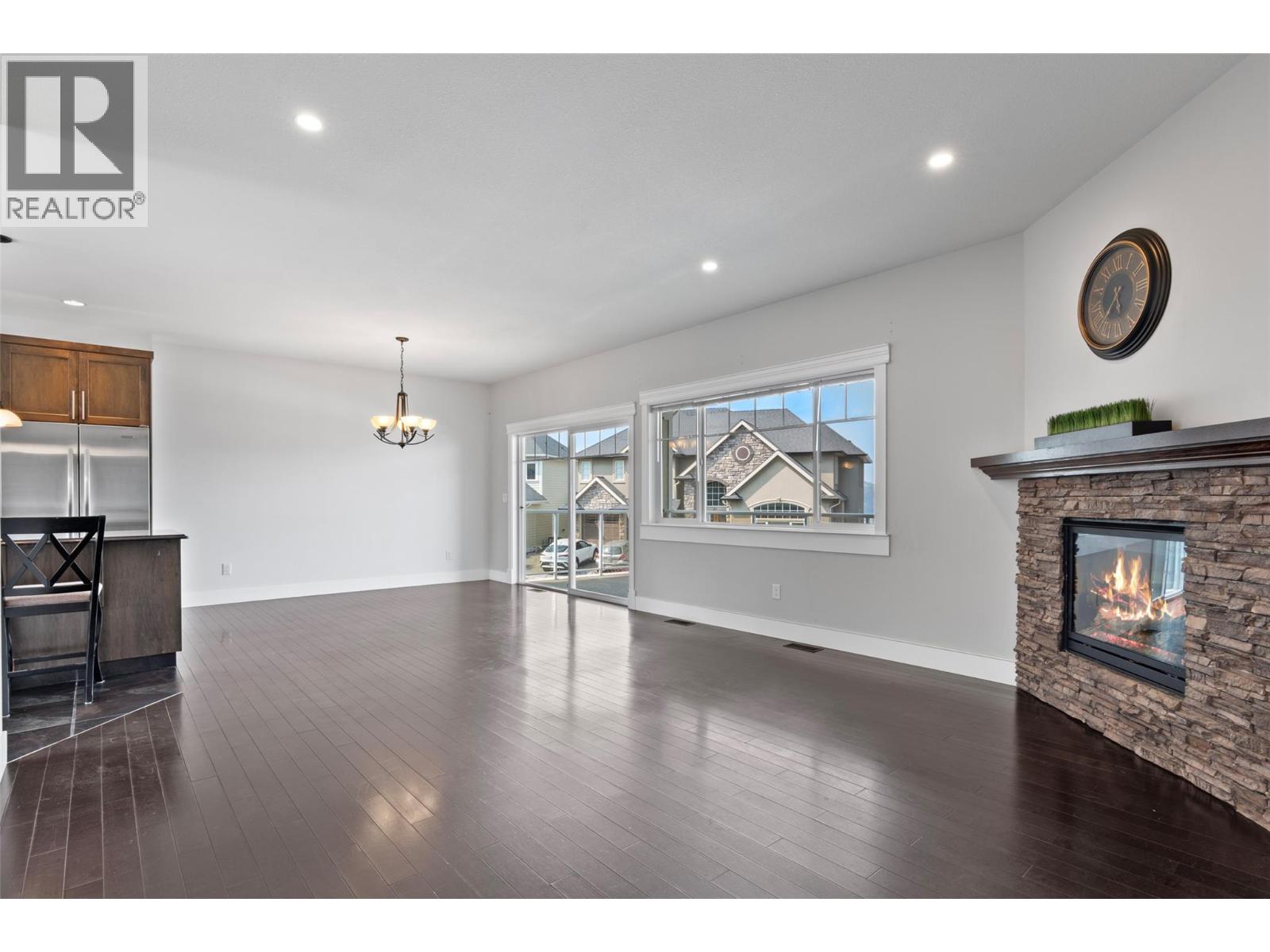 460 Azure Place Unit# 27, Kamloops, British Columbia  V2E 0A9 - Photo 5 - 10398992