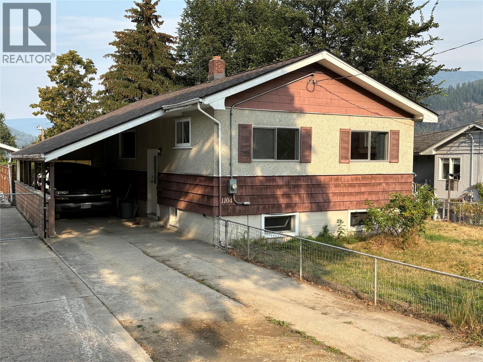 1104 Mcquarrie Avenue, Nelson, British Columbia  V1L 1B2 - Photo 1 - 10398323