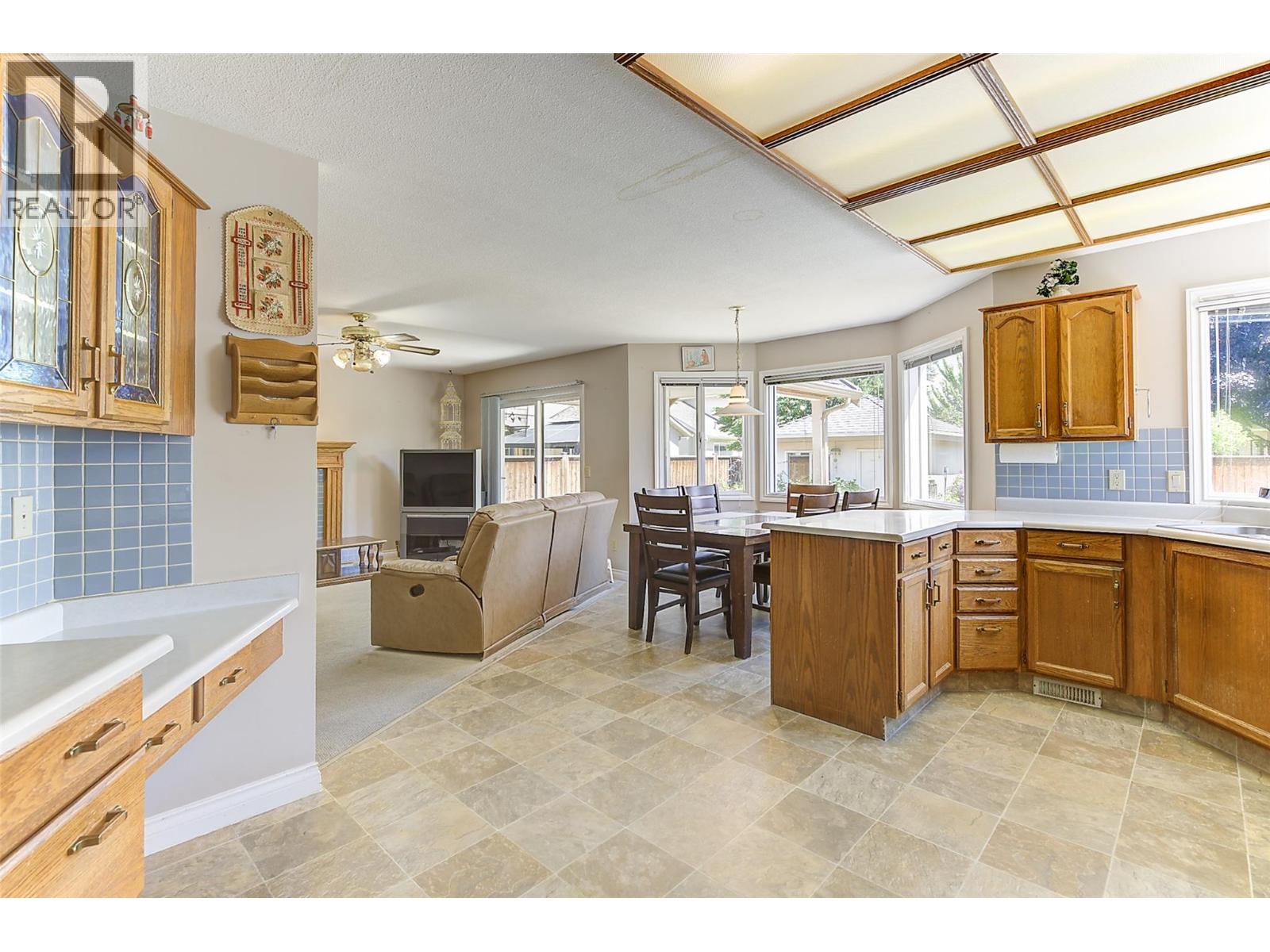 3733 Mission Springs Drive, Kelowna, British Columbia  V1W 3M1 - Photo 11 - 10399270