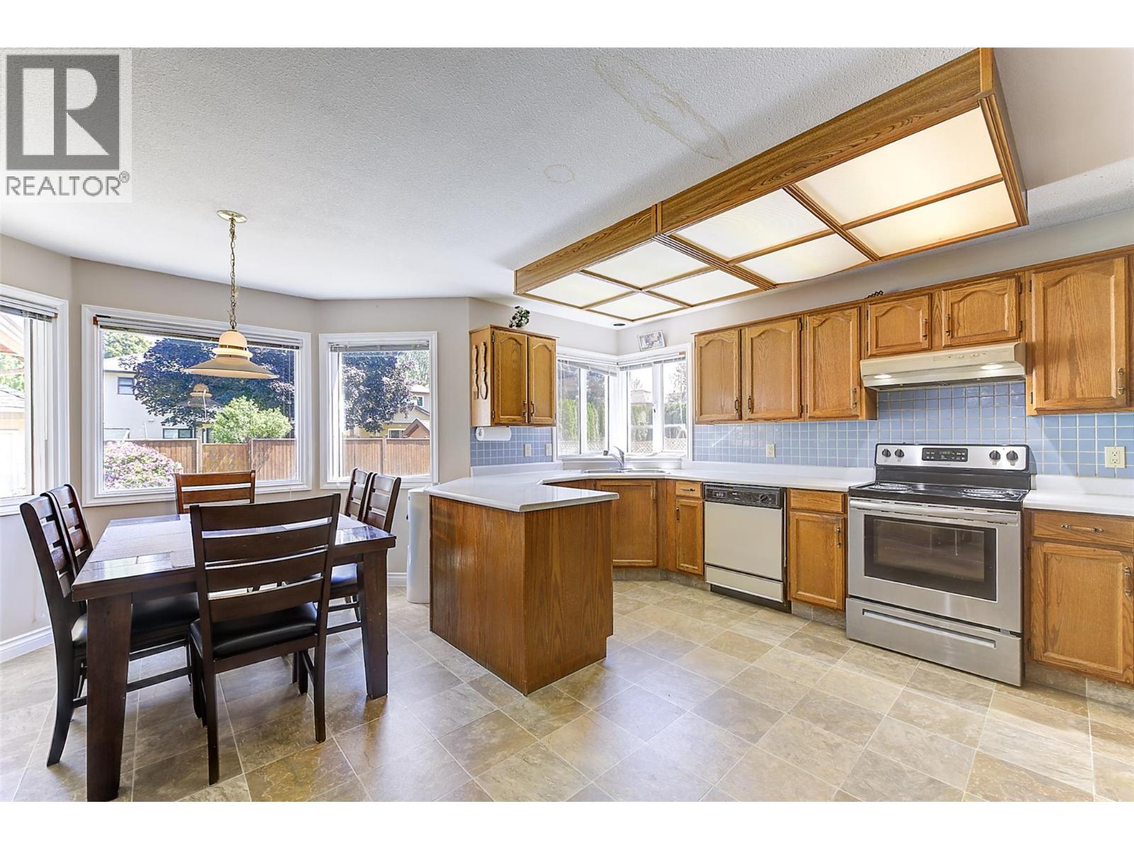 3733 Mission Springs Drive, Kelowna, British Columbia  V1W 3M1 - Photo 7 - 10399270
