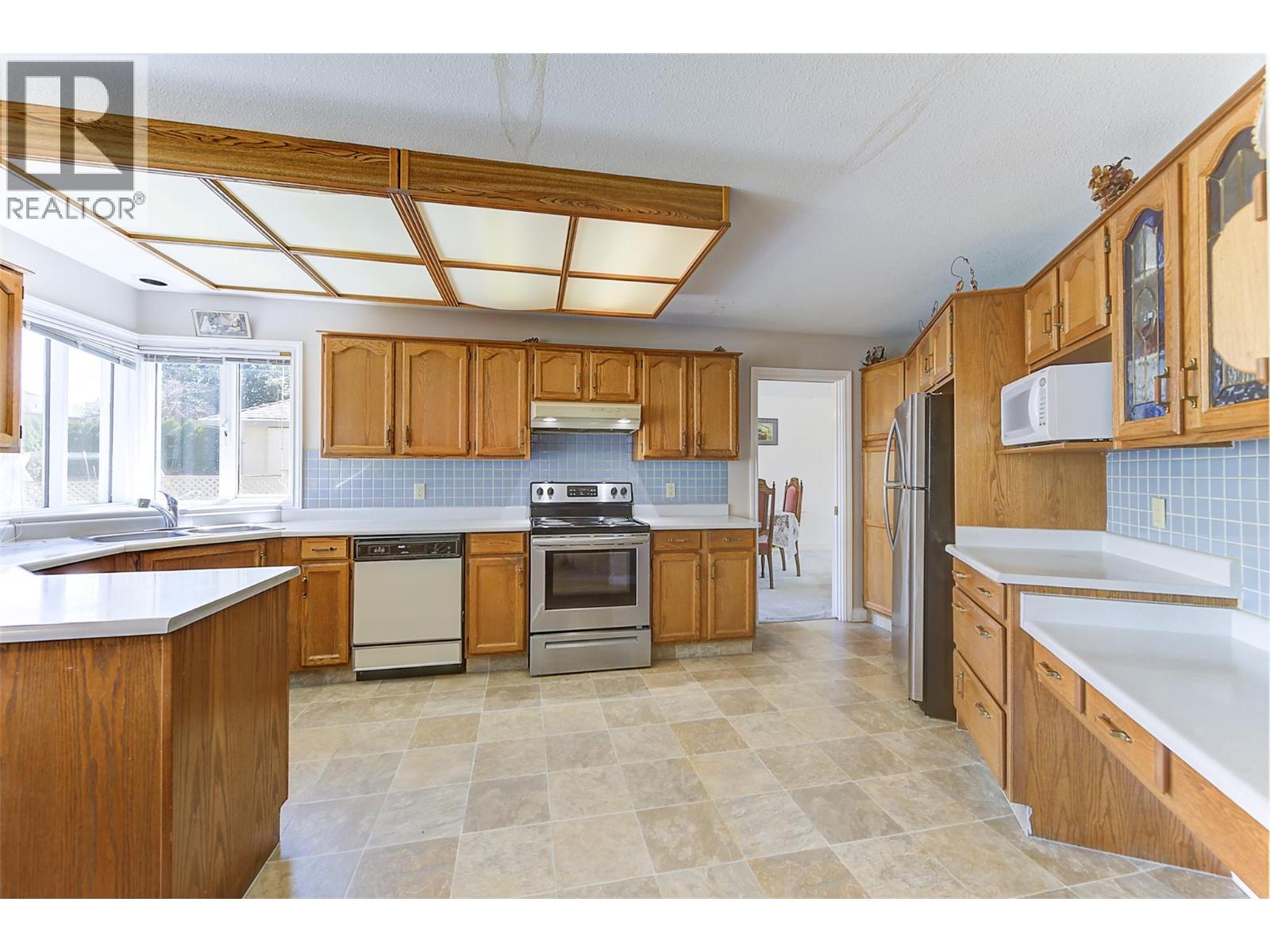 3733 Mission Springs Drive, Kelowna, British Columbia  V1W 3M1 - Photo 8 - 10399270