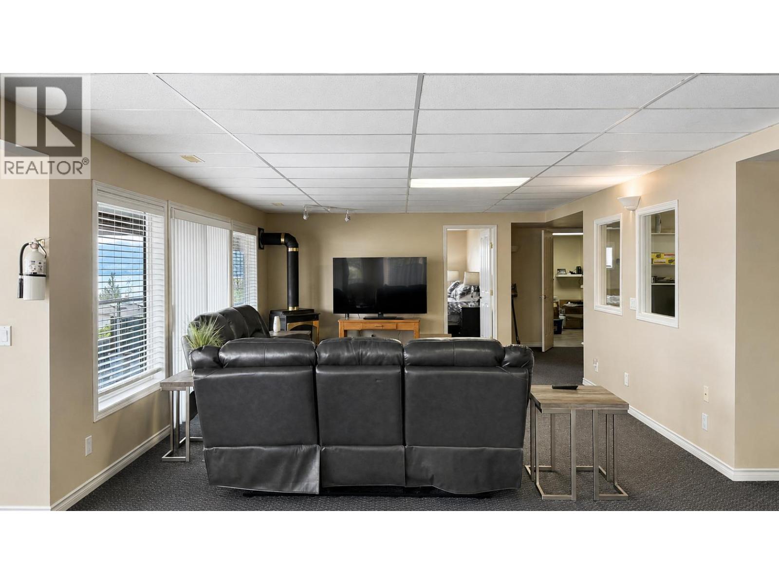 6519 Sherburn Road, Peachland, British Columbia  V0H 1X0 - Photo 17 - 10399207