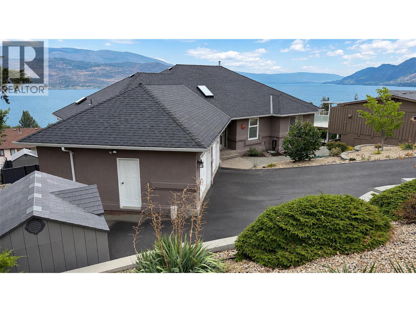 6519 Sherburn Road, Peachland, British Columbia  V0H 1X0 - Photo 2 - 10399207