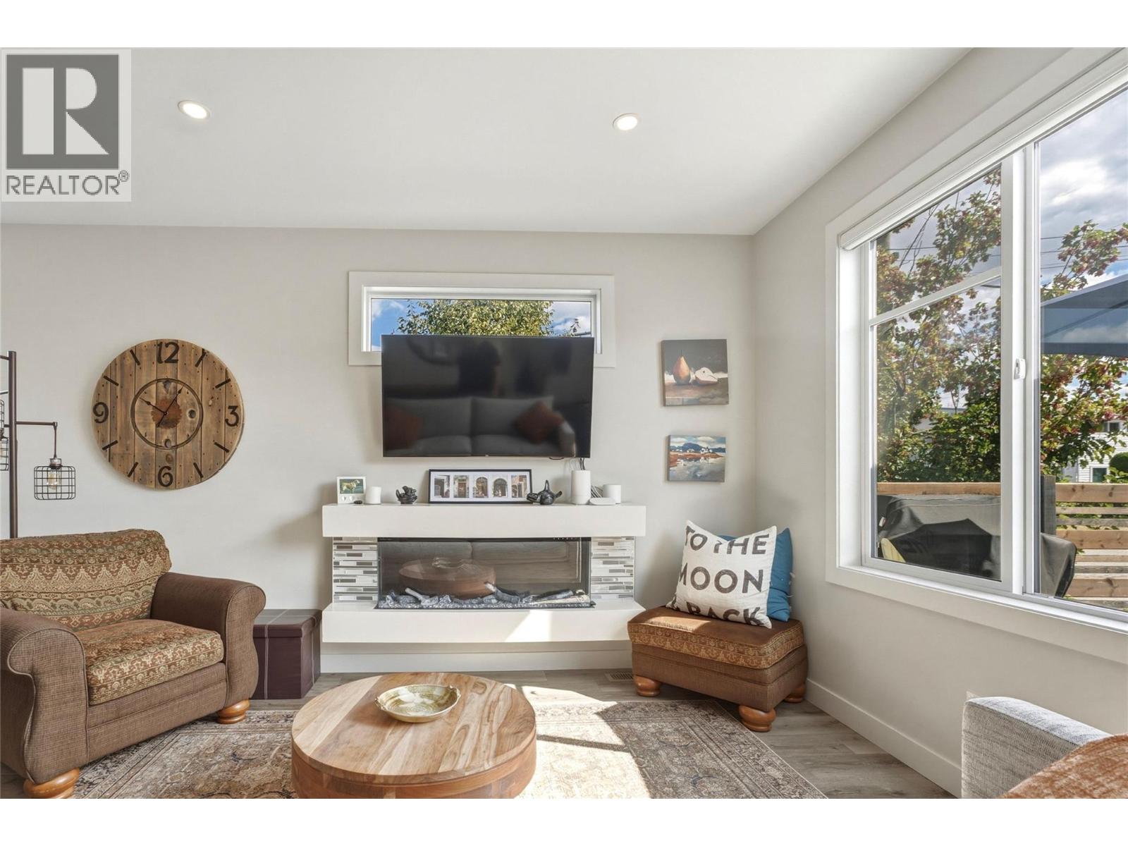 3405 16 Avenue Unit# 1, Vernon, British Columbia  V1T 1A7 - Photo 4 - 10399287