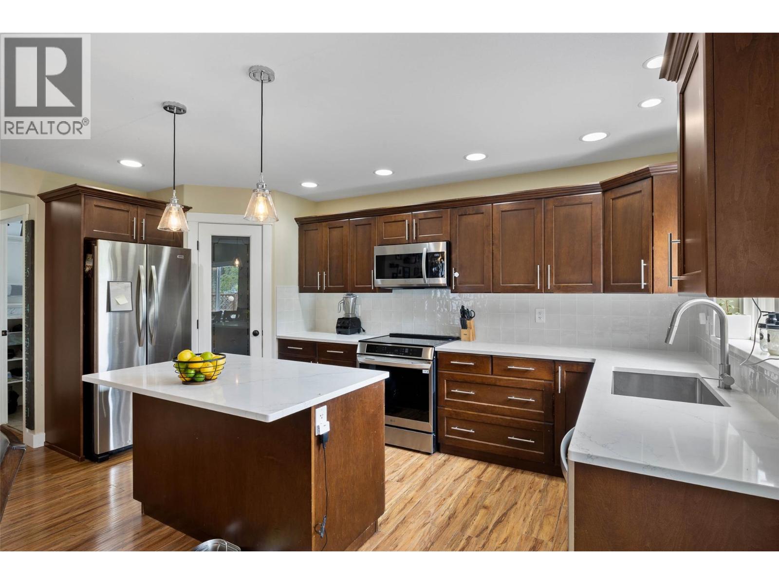 1948 Snowberry Crescent, Kamloops, British Columbia  V1S 1Z8 - Photo 14 - 10399289