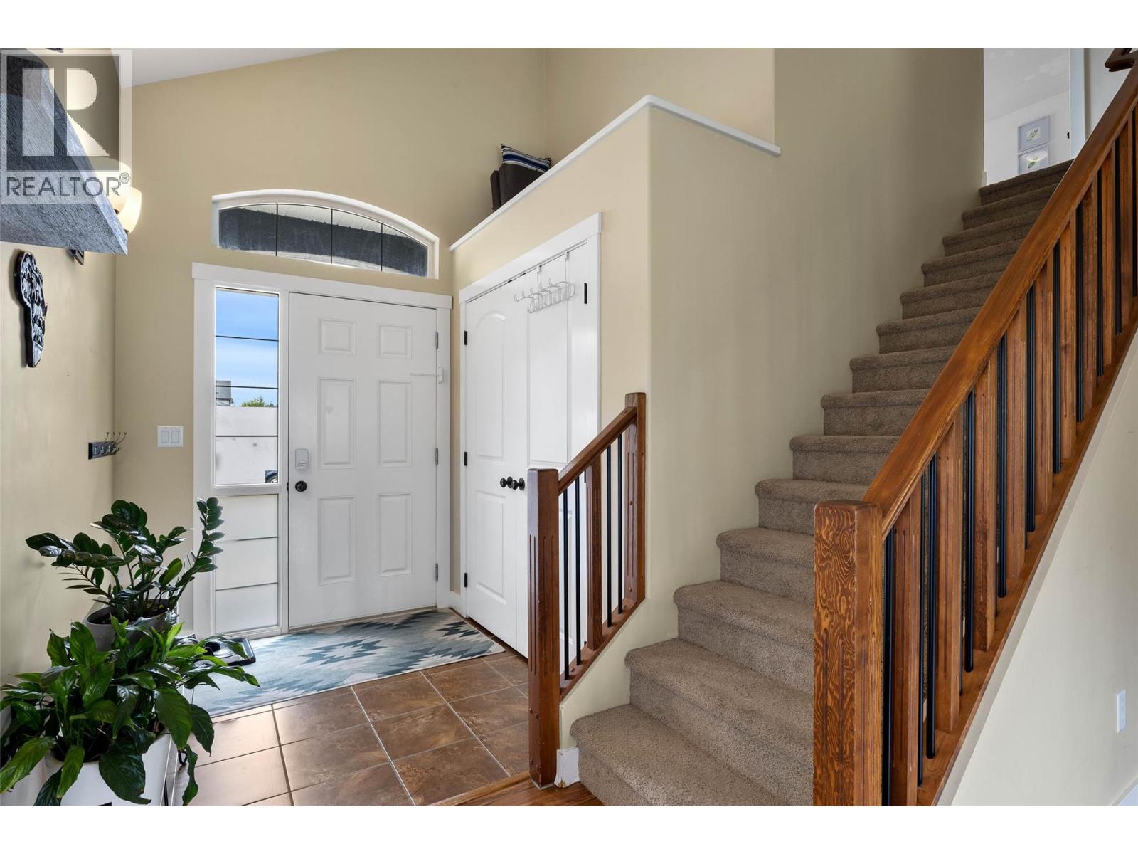 1948 Snowberry Crescent, Kamloops, British Columbia  V1S 1Z8 - Photo 3 - 10399289