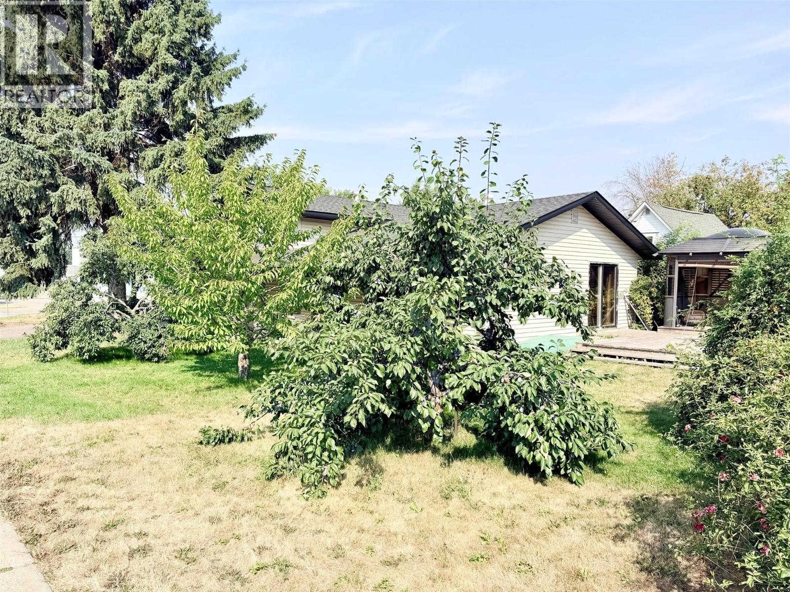 1804 Elm Street, Creston, British Columbia  V0B 1G5 - Photo 1 - 10399169
