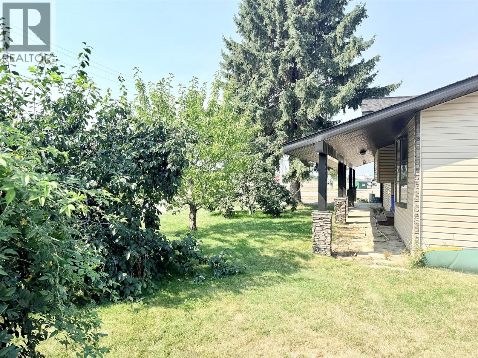 1804 Elm Street, Creston, British Columbia  V0B 1G5 - Photo 37 - 10399169