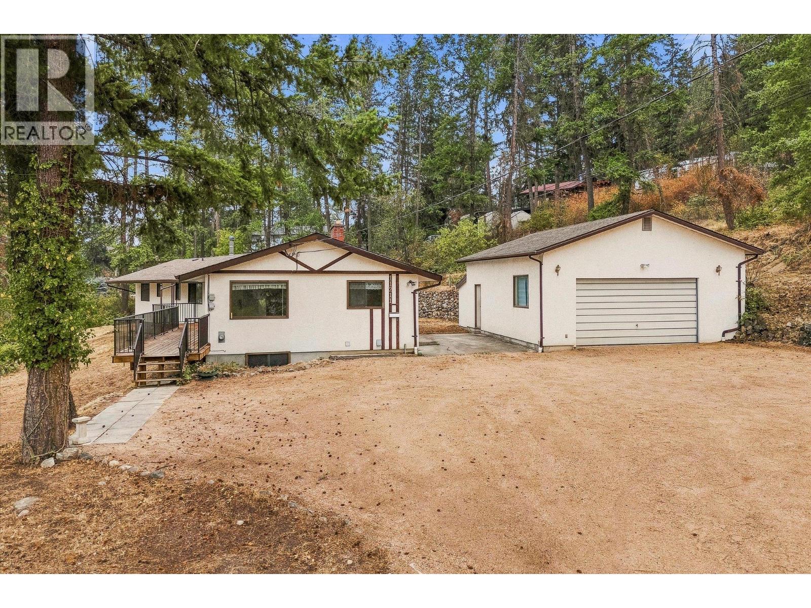 11211 Roberts Road, Lake Country, British Columbia  V4V 1L5 - Photo 2 - 10398137