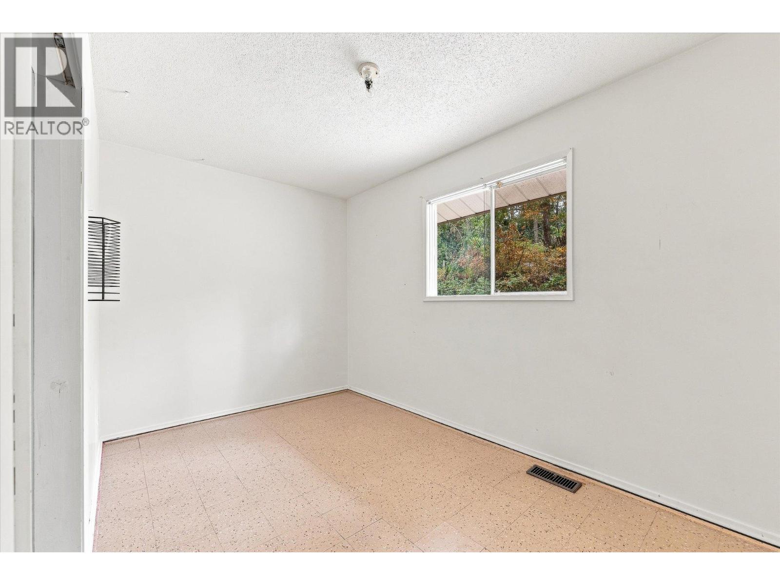 11211 Roberts Road, Lake Country, British Columbia  V4V 1L5 - Photo 28 - 10398137