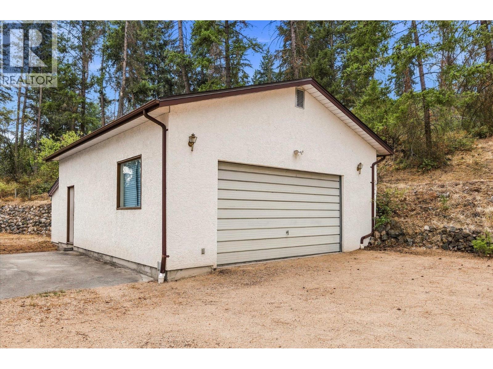 11211 Roberts Road, Lake Country, British Columbia  V4V 1L5 - Photo 4 - 10398137