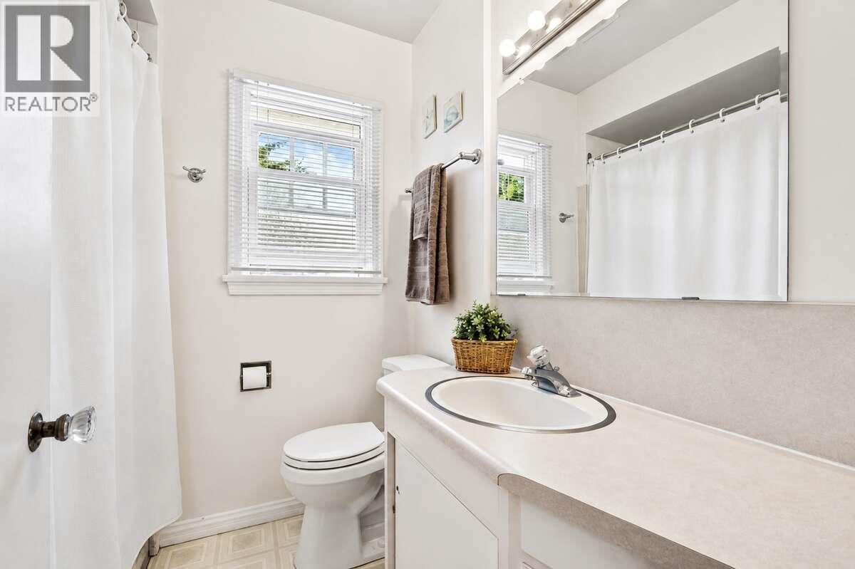 1935 Carruthers Street, Kelowna, British Columbia  V1Y 3B7 - Photo 11 - 10399303