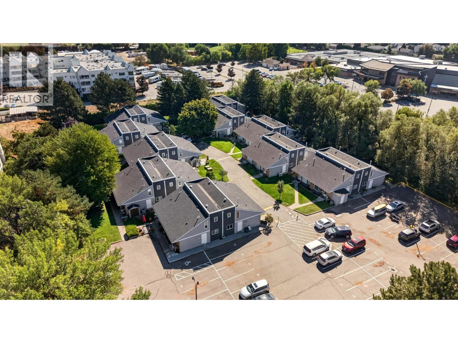 3155 Gordon Drive Unit# 104, Kelowna, British Columbia  V1W 3N5 - Photo 2 - 10399300