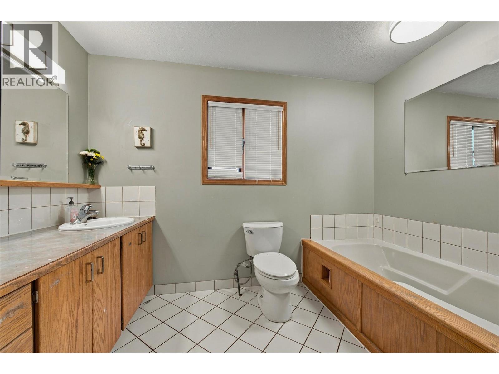 2293 Catt Avenue, Lumby, British Columbia  V0E 2G0 - Photo 22 - 10399154