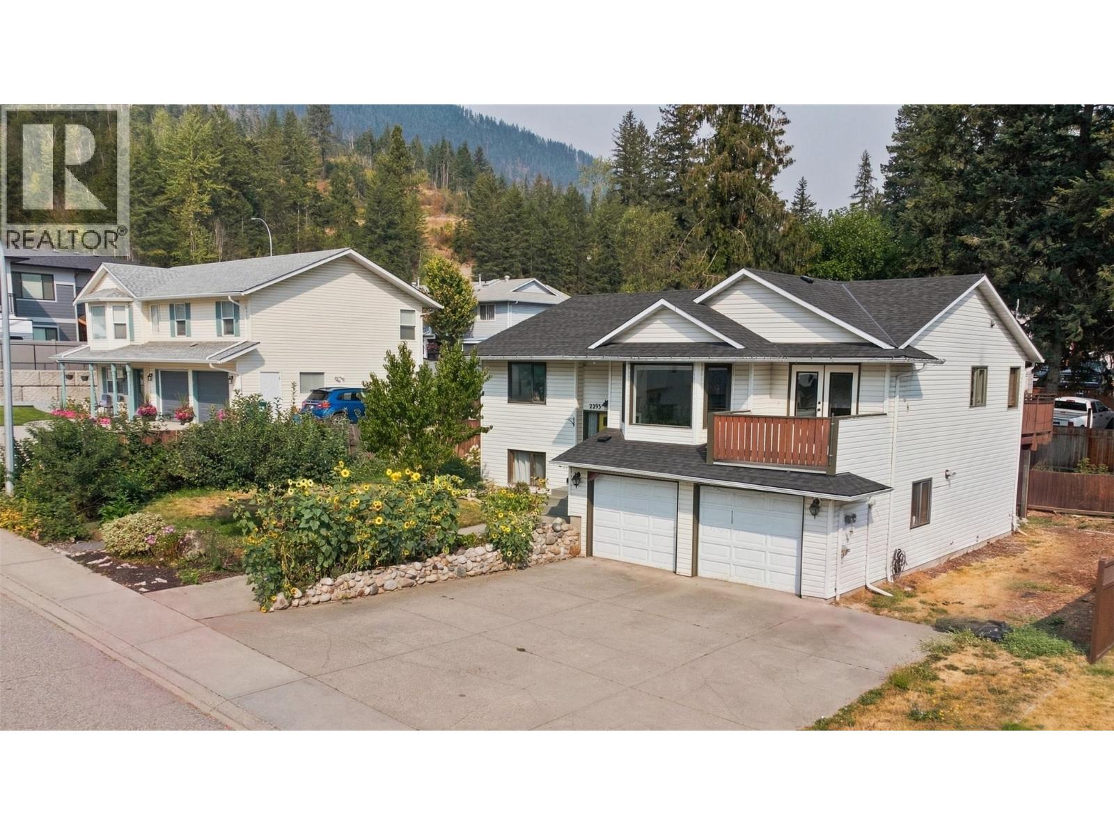2293 Catt Avenue, Lumby, British Columbia  V0E 2G0 - Photo 31 - 10399154