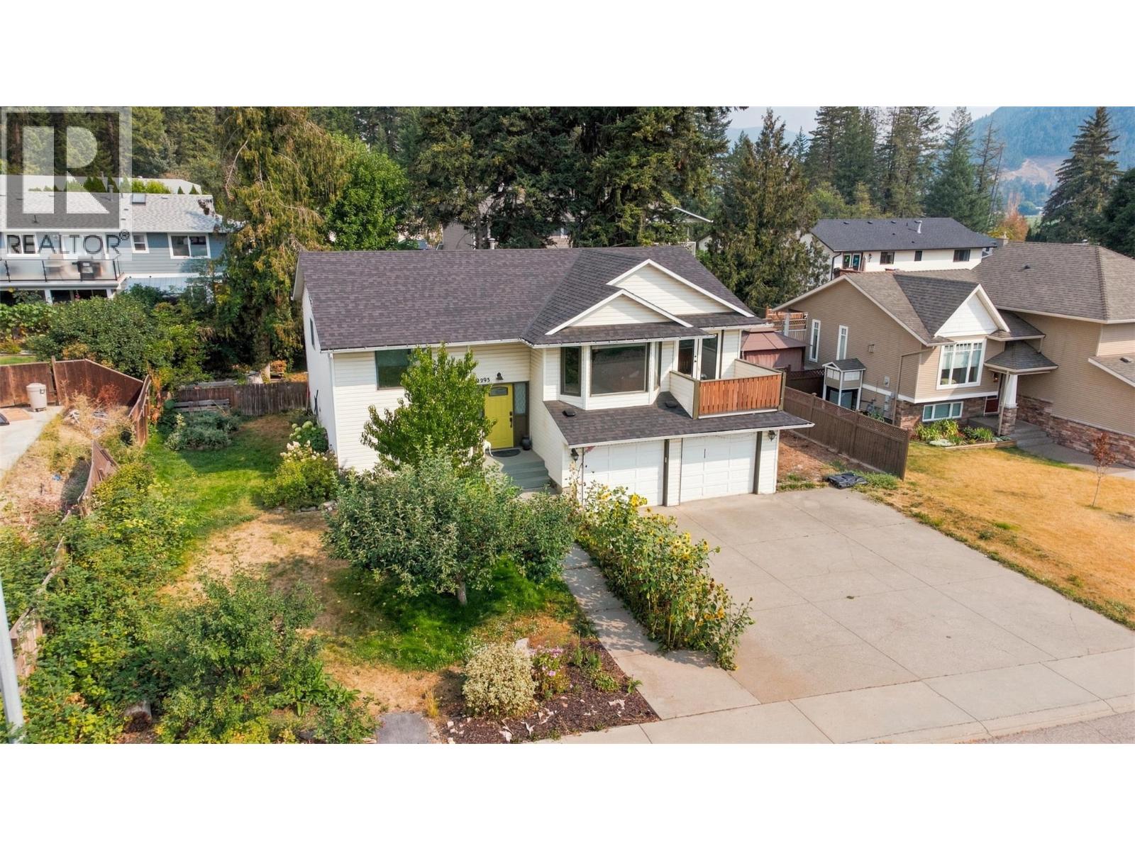 2293 Catt Avenue, Lumby, British Columbia  V0E 2G0 - Photo 4 - 10399154