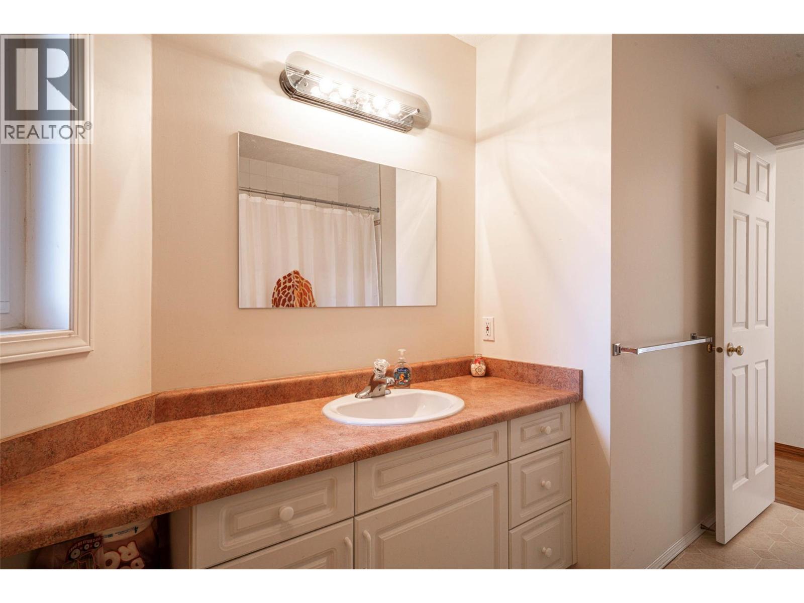 5804 Richfield Drive, Vernon, British Columbia  V1H 1A7 - Photo 27 - 10399099