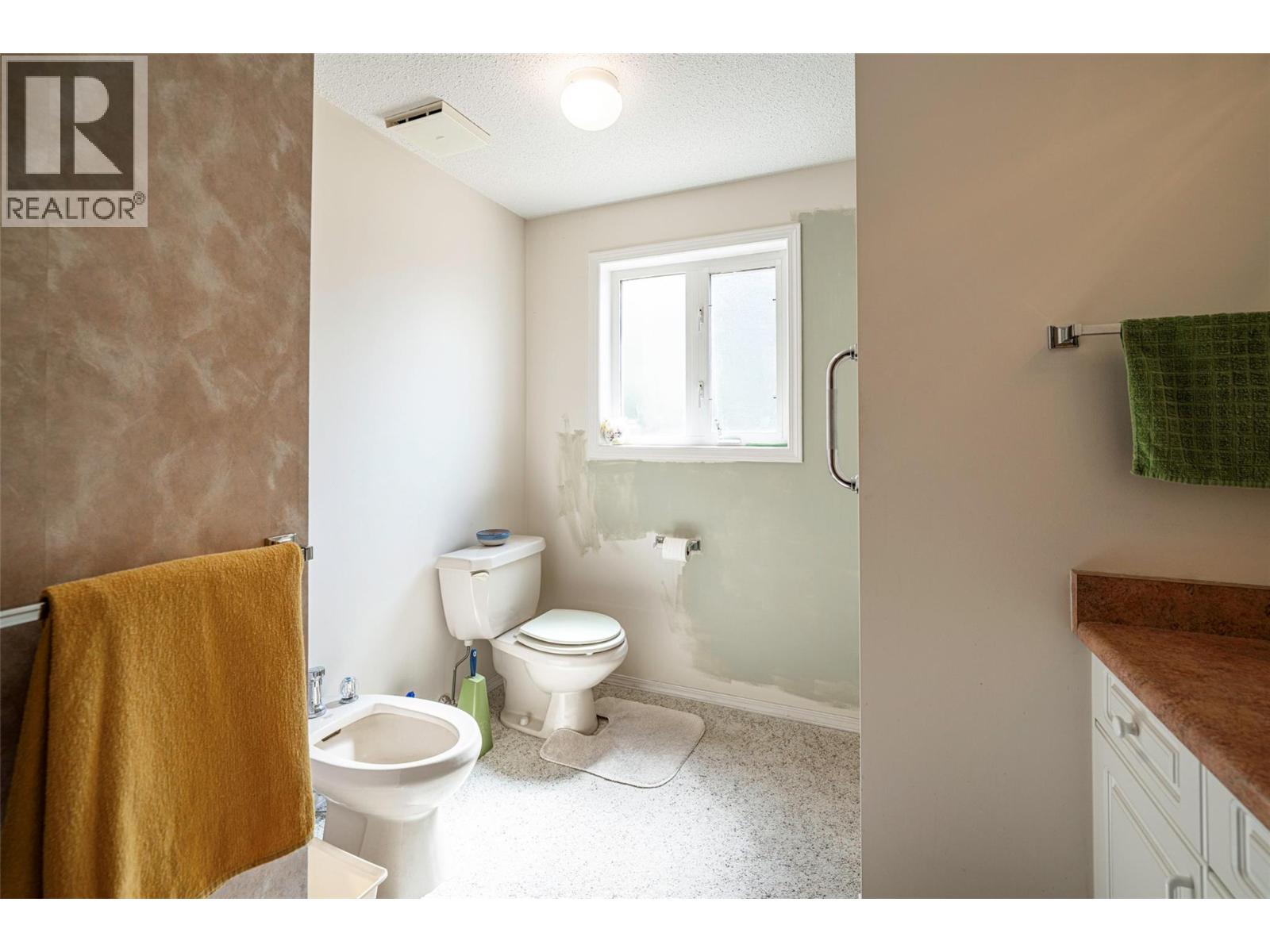 5804 Richfield Drive, Vernon, British Columbia  V1H 1A7 - Photo 47 - 10399099