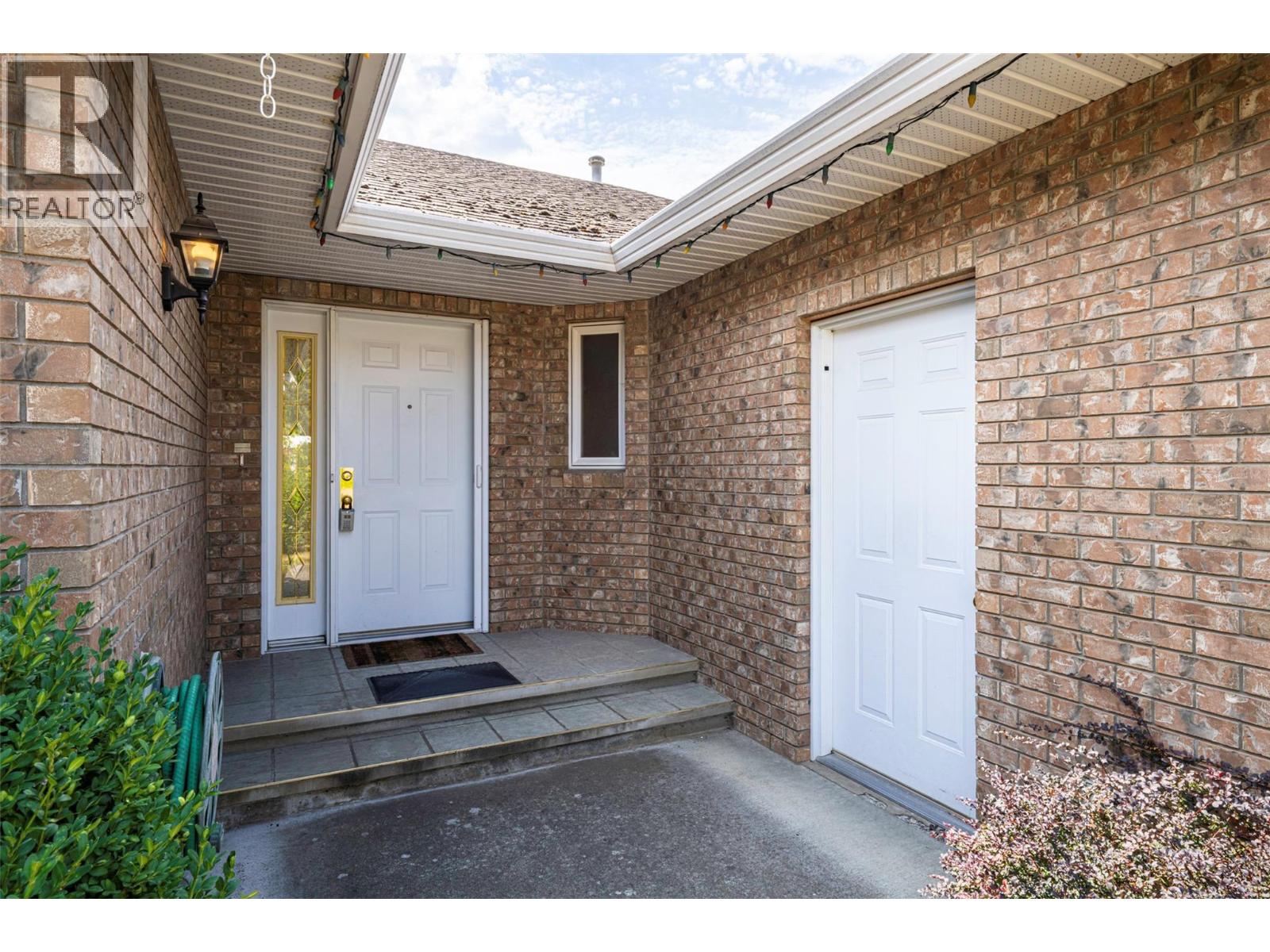 5804 Richfield Drive, Vernon, British Columbia  V1H 1A7 - Photo 6 - 10399099