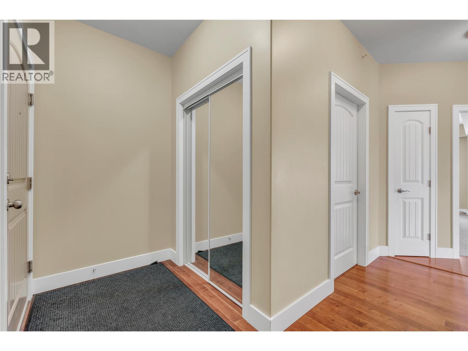 240 Wade Avenue Unit# 401, Penticton, British Columbia  V2A 1T8 - Photo 3 - 10398781