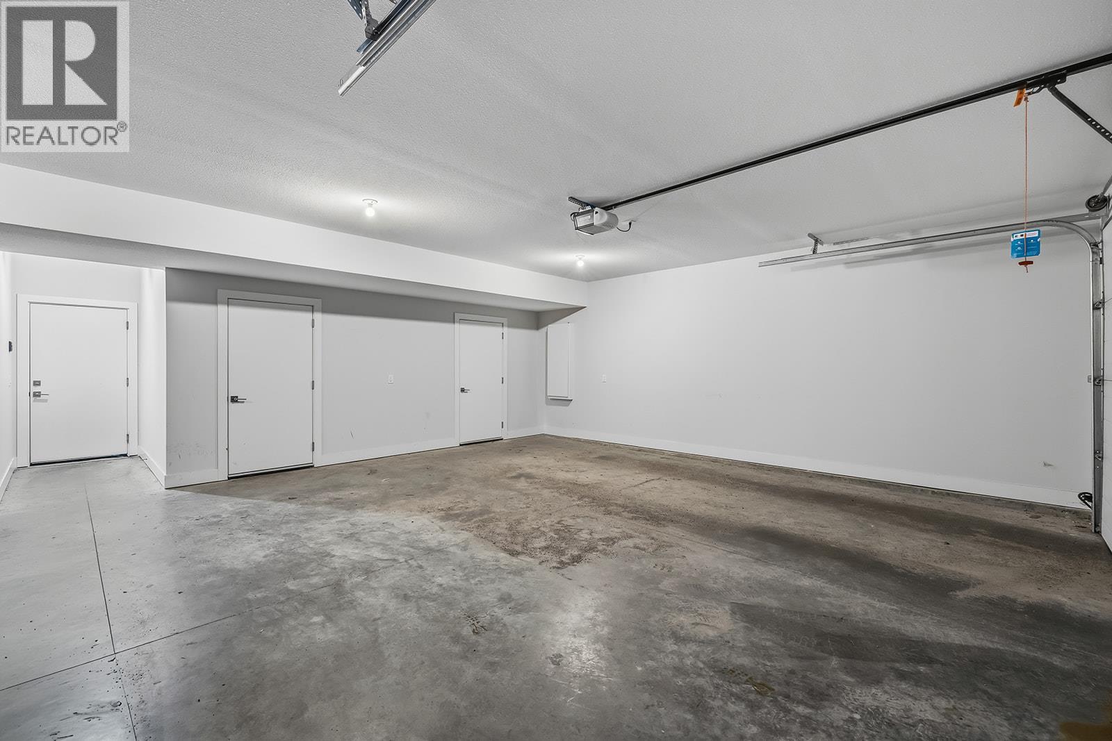 726 Coopland Crescent Unit# 1, Kelowna, British Columbia  V1Y 2V1 - Photo 3 - 10399113