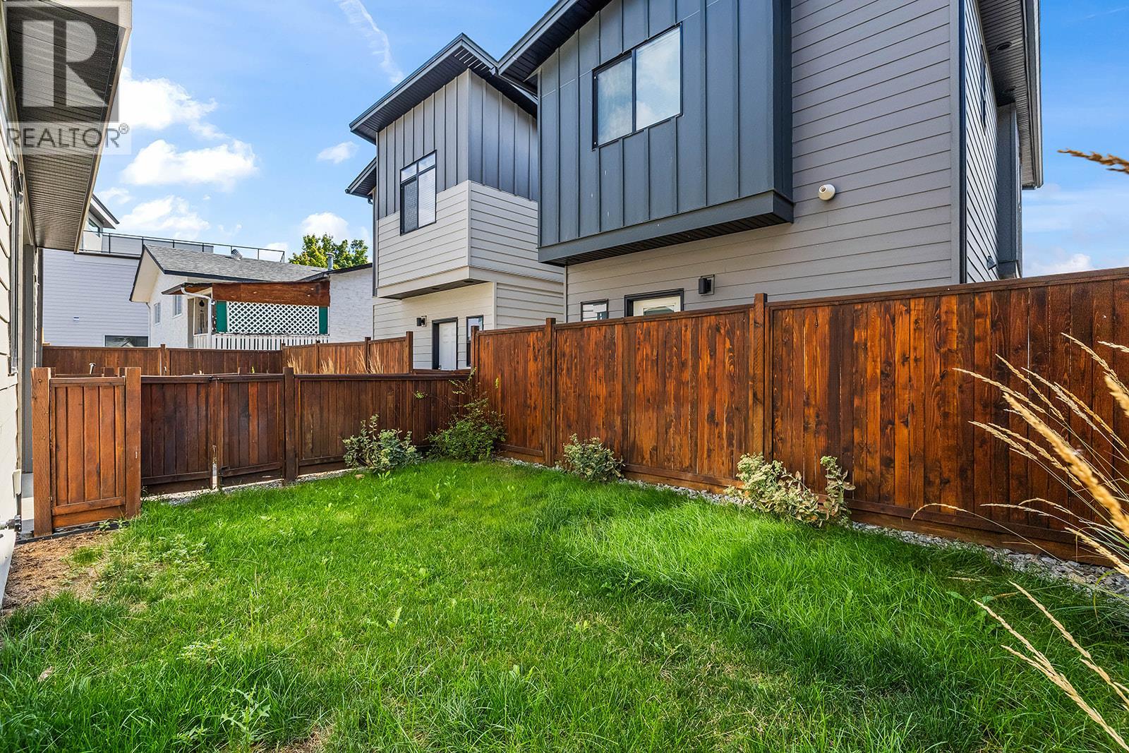 726 Coopland Crescent Unit# 1, Kelowna, British Columbia  V1Y 2V1 - Photo 4 - 10399113