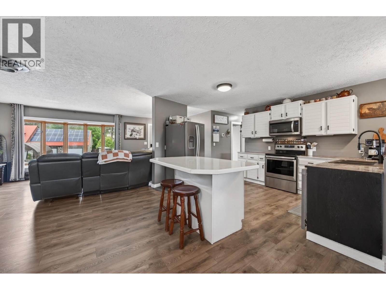 360 Gray Avenue, Merritt, British Columbia  V0K 1Y0 - Photo 10 - 10399295